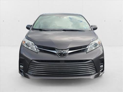 2019 Toyota Sienna XLE
