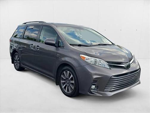 2019 Toyota Sienna XLE
