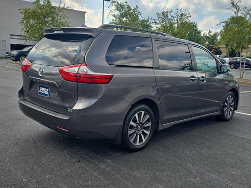 2019 Toyota Sienna XLE