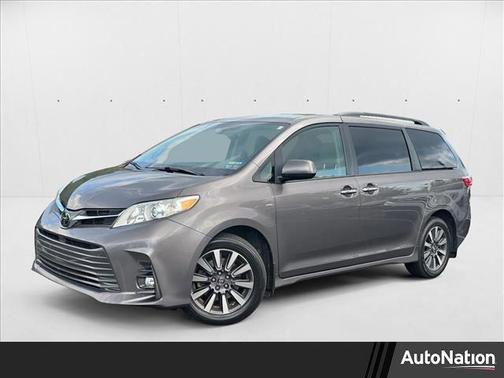 2019 Toyota Sienna XLE