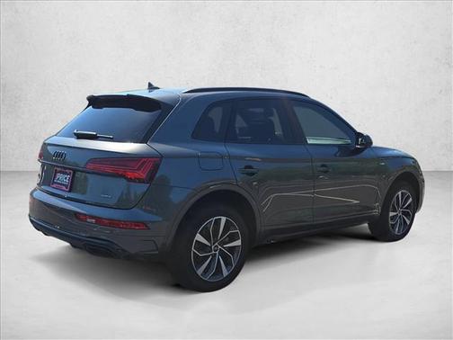 Daytona Gray Pearl Effect 2024 Audi Q5 45 S line Premium