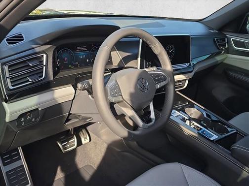 2026 Volkswagen Atlas Cross Sport 2.0T SEL