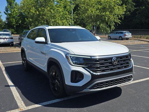 Pure White 2024 Volkswagen Atlas Cross Sport 2.0T SE w/Technology