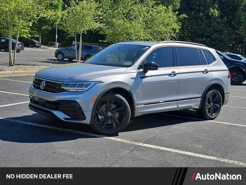 Pyrite Silver Metallic 2023 Volkswagen Tiguan 2.0T SE R-Line Black