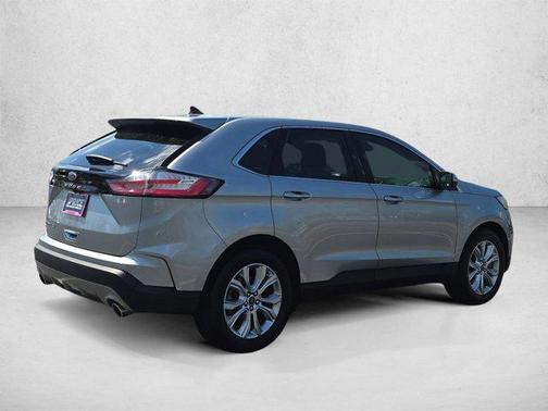 Iconic Silver Metallic 2021 Ford Edge Titanium