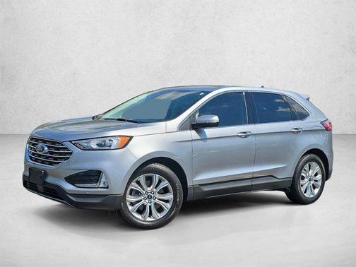 Iconic Silver Metallic 2021 Ford Edge Titanium