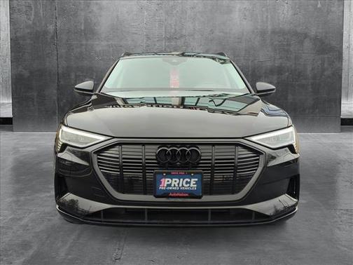 2022 Audi e-tron Premium Plus