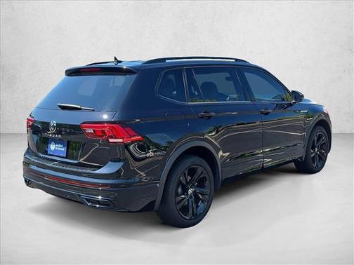 Deep Black Pearl 2023 Volkswagen Tiguan 2.0T SE R-Line Black
