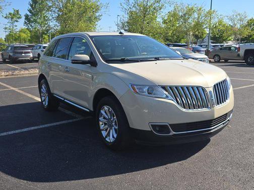 Platinum Dune Metall 2015 Lincoln MKX Base