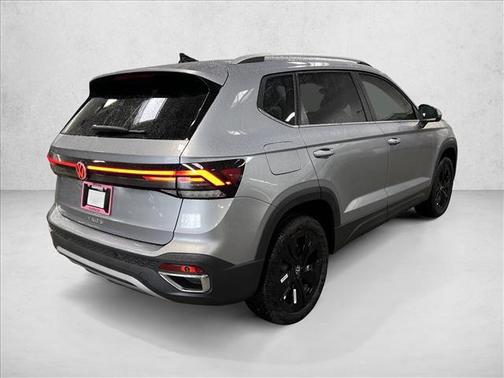 Pyrite Silver Metallic 2025 Volkswagen Taos 1.5T SE