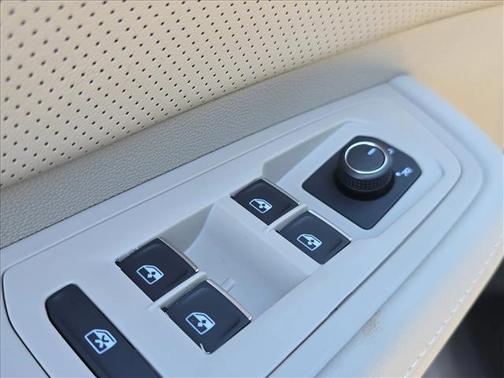 pure gray 2026 Volkswagen Atlas 2.0T SE w/Technology