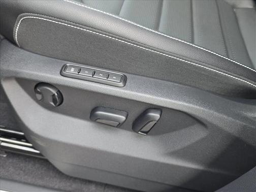 2026 Volkswagen Atlas Cross Sport 2.0T SEL