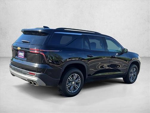 Mosaic Black Metallic 2025 Chevrolet Traverse LT