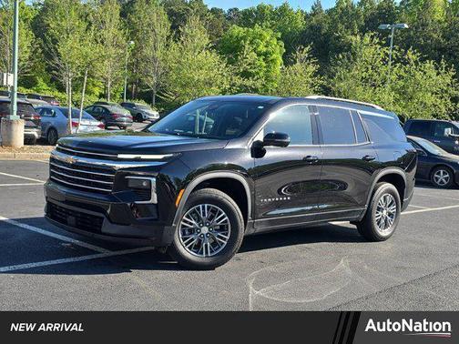 Mosaic Black Metallic 2025 Chevrolet Traverse LT