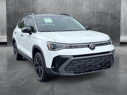 2025 Volkswagen Taos 1.5T SE Black