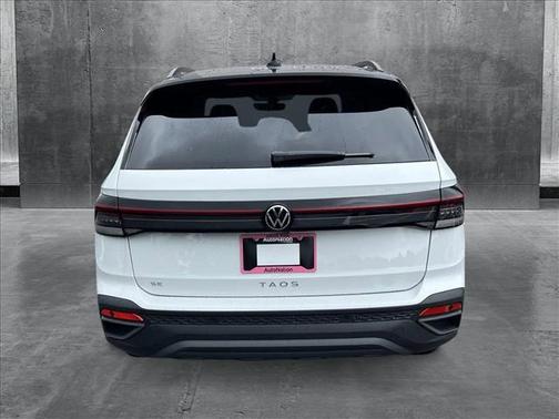 2025 Volkswagen Taos 1.5T SE Black