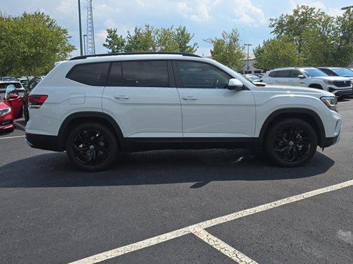 2023 Volkswagen Atlas 3.6L SE w/Technology
