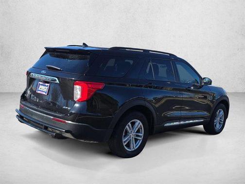 Agate Black Metallic 2022 Ford Explorer XLT