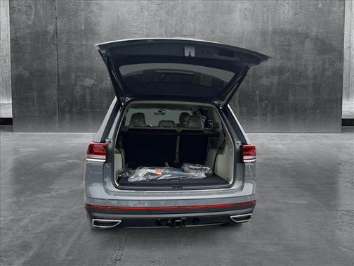 2025 Volkswagen Atlas 2.0T SE w/Technology 4MOTION