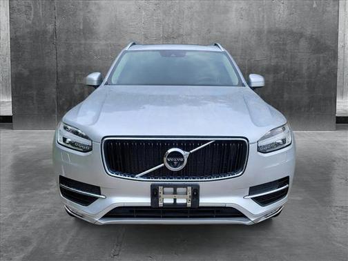 2017 Volvo XC90 T6 Momentum