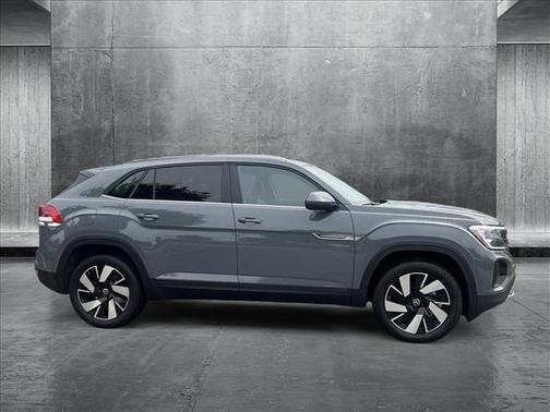 2025 Volkswagen Atlas Cross Sport 2.0T SE w/Technology 4MOTION