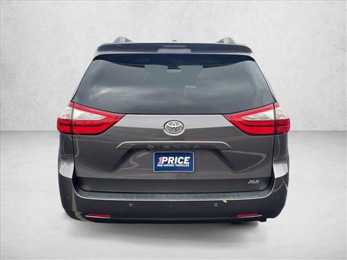 2017 Toyota Sienna XLE