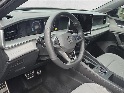 2025 Volkswagen Tiguan 2.0T SE R-Line Black