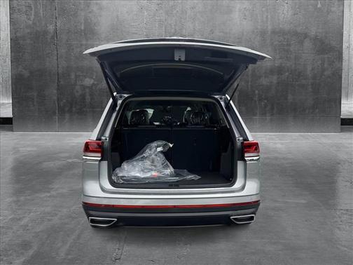 2025 Volkswagen Atlas 2.0T SE
