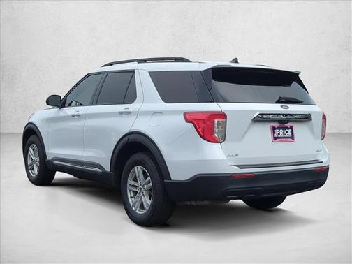 Oxford White 2023 Ford Explorer XLT