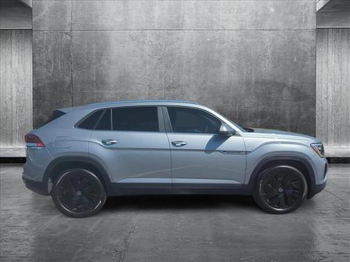 2025 Volkswagen Atlas Cross Sport 2.0T SE w/Technology 4MOTION