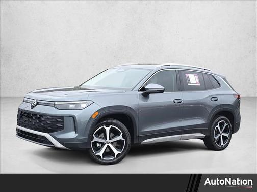 2025 Volkswagen Tiguan 2.0T SE