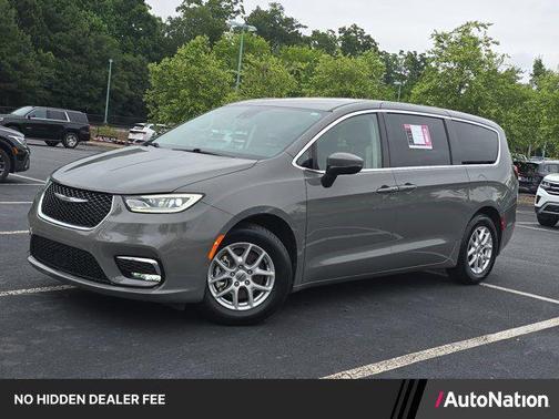 Ceramic Gray Clearcoat 2023 Chrysler Pacifica Touring L