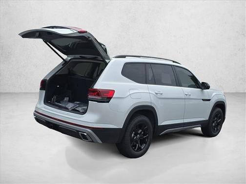 opal white pearl 2026 Volkswagen Atlas Peak Edition