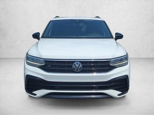White 2022 Volkswagen Tiguan 2.0T SE R-Line Black