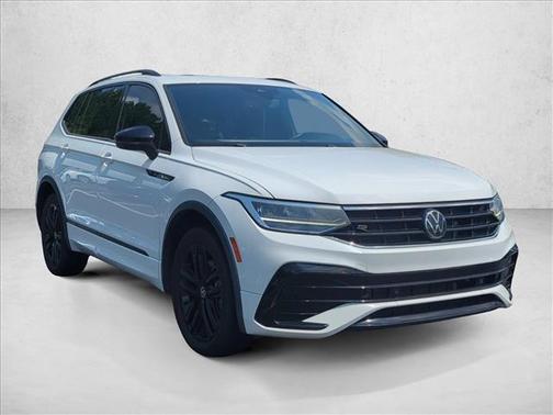White 2022 Volkswagen Tiguan 2.0T SE R-Line Black