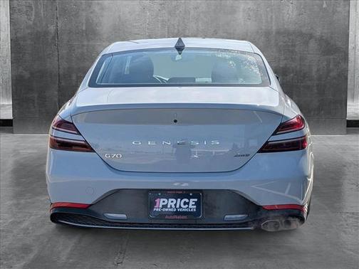 2022 Genesis G70 2.0T AWD