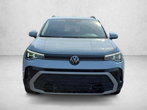 Monument Gray 2025 Volkswagen Taos 1.5T SE