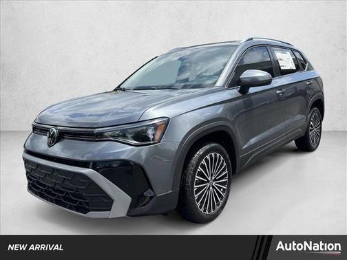 Platinum Gray Metallic 2025 Volkswagen Taos 1.5T SE