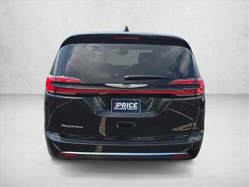 Diamond Black Crystal Pearlcoat 2025 Chrysler Pacifica L
