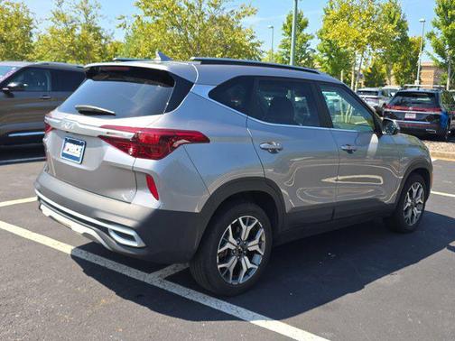 2022 Kia Seltos EX