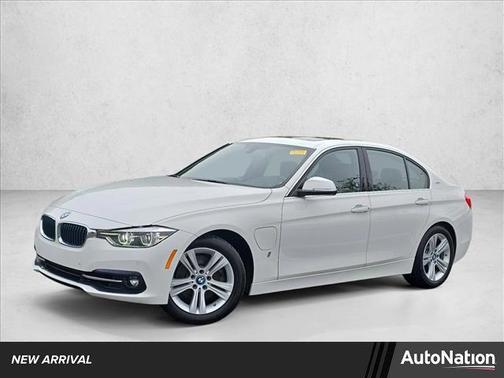 Alpine White 2018 BMW 330e iPerformance