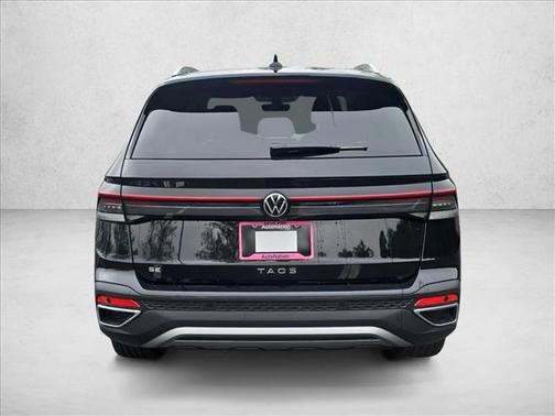 Deep Black Pearl 2026 Volkswagen Taos SE