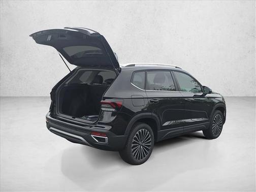 Deep Black Pearl 2026 Volkswagen Taos SE