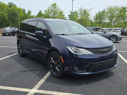 Jazz Blue Pearlcoat 2018 Chrysler Pacifica Limited