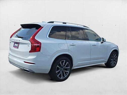 2019 Volvo XC90 T6 Momentum