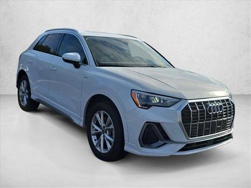 2022 Audi Q3 45 S line Premium