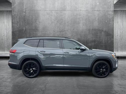 2025 Volkswagen Atlas 2.0T SE w/Technology 4MOTION