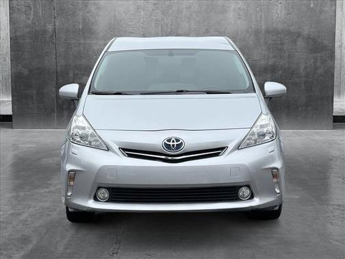 2014 Toyota Prius v Five