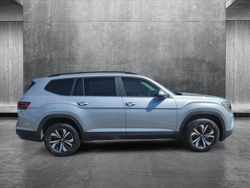 2025 Volkswagen Atlas 2.0T SE