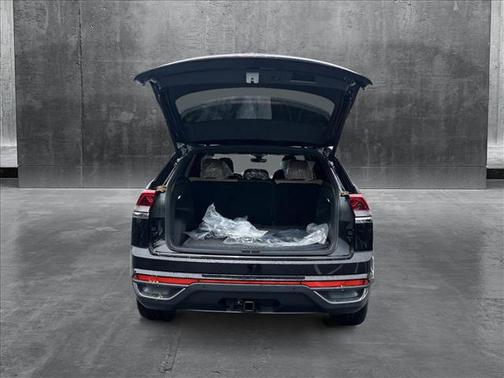 2025 Volkswagen Atlas Cross Sport 2.0T SE w/Technology 4MOTION